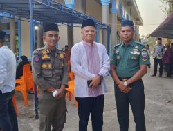 Penjagaan Dilakukan Satpol-PP Kampar Saat Safari Ramadhan Wabup Misharti di Lipat Kain Utara