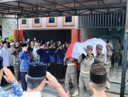 Pj Sekda Kampar Pimpin Upacara Penyemayaman Ahmad Zaki