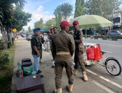Satpol PP Kampar Sisir Lapangan Merdeka, Pedagang Diminta Patuhi Aturan
